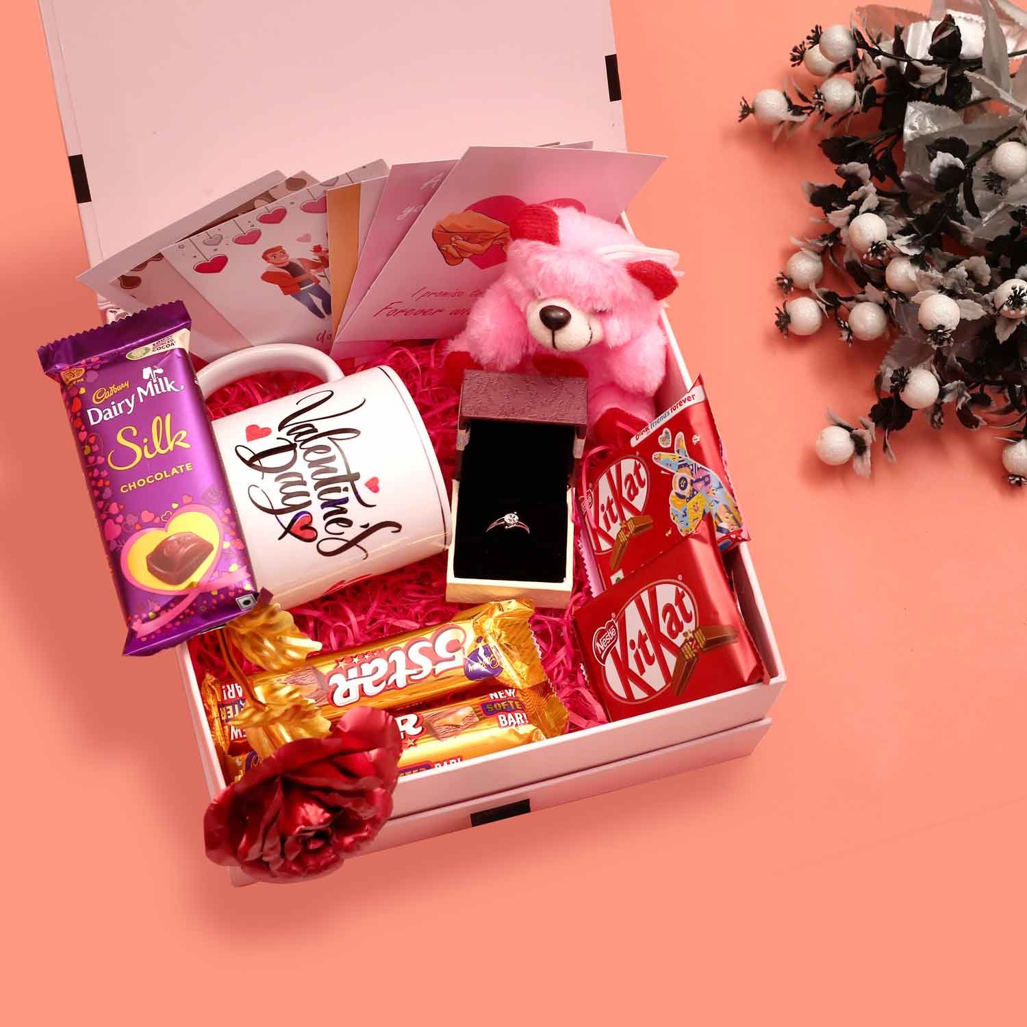 Valentine hampers store